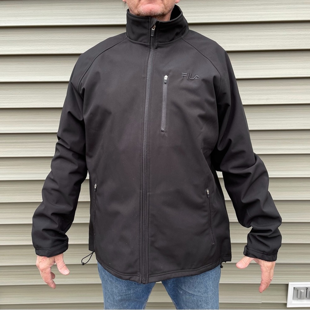 FILA soft shell fleece lined lightweight water resistant coat. Black. Mens Large
